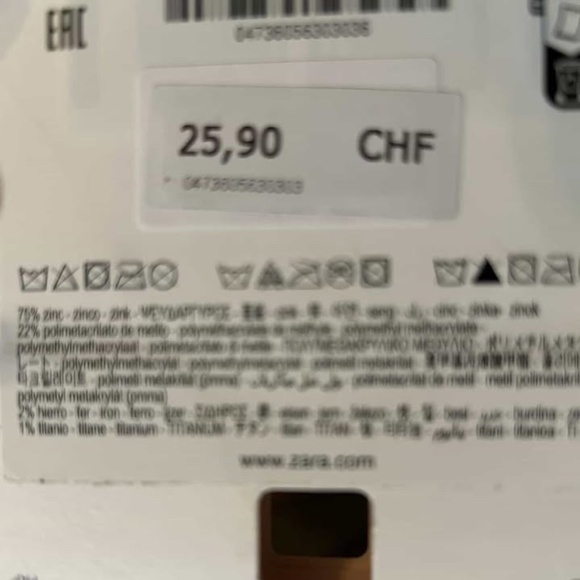 Zara Shell Earring - Picture 2 of 5